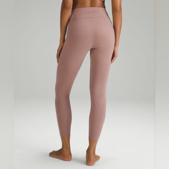 Lululemon LAB nulu leggings 😍 - Picture 12 of 15